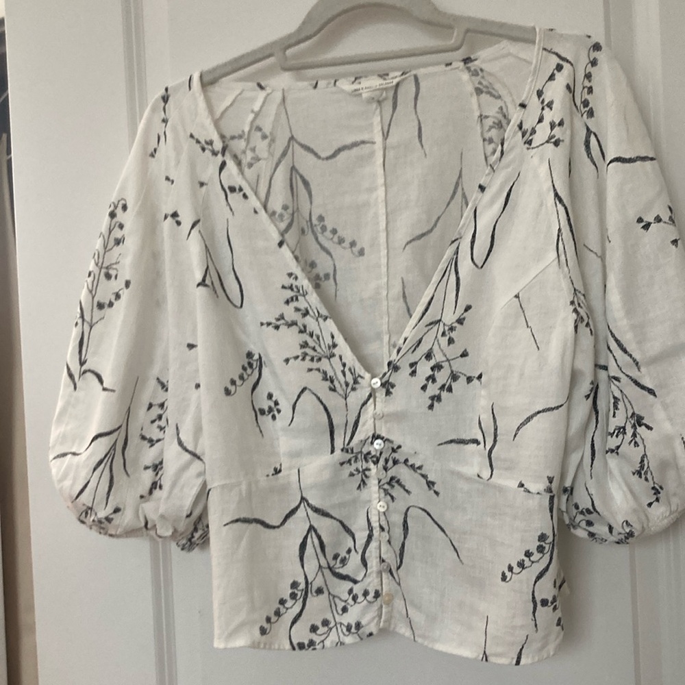 H&M black White puffy 3/4 Sleeve Crop Blouse